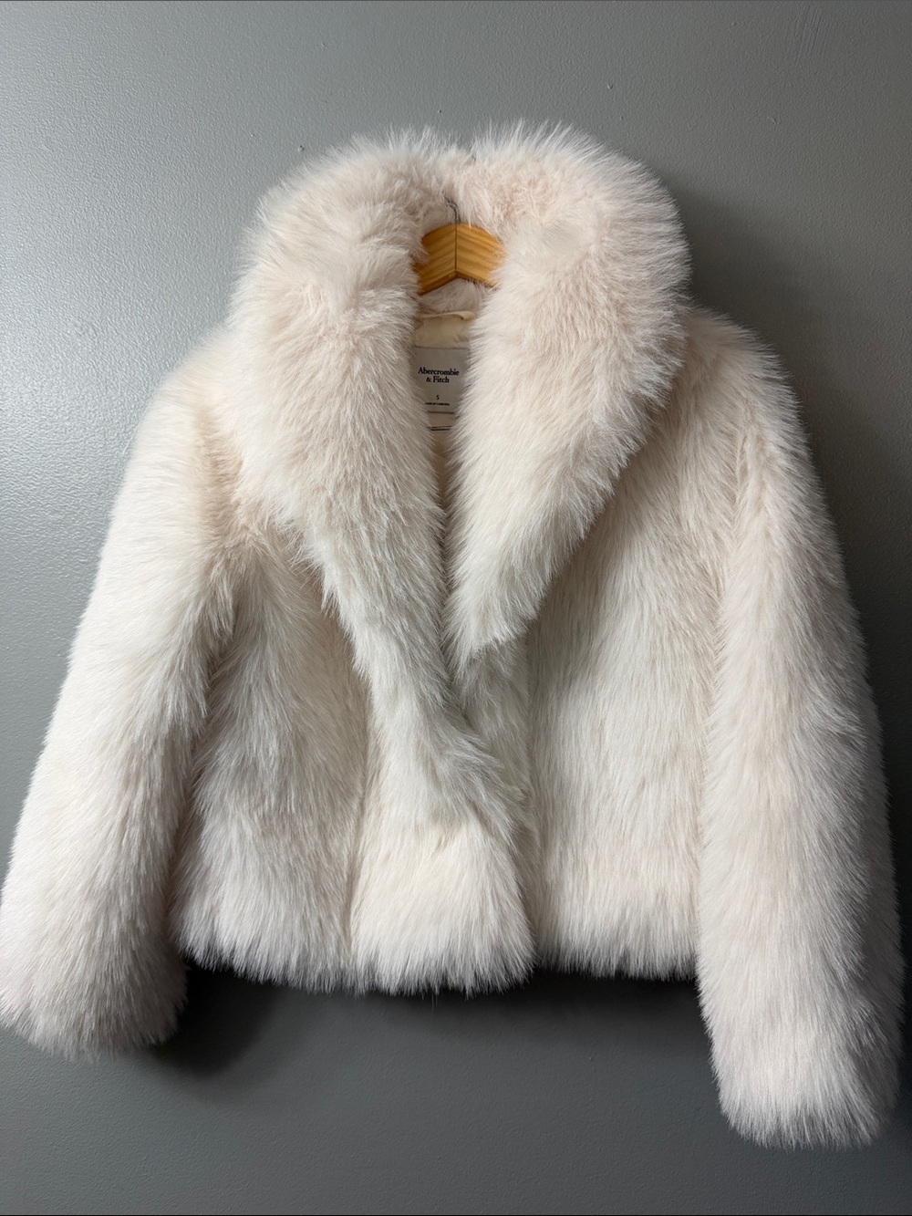 Abercrombie & Fitch Ivory Faux Fur Teddy Jacket small